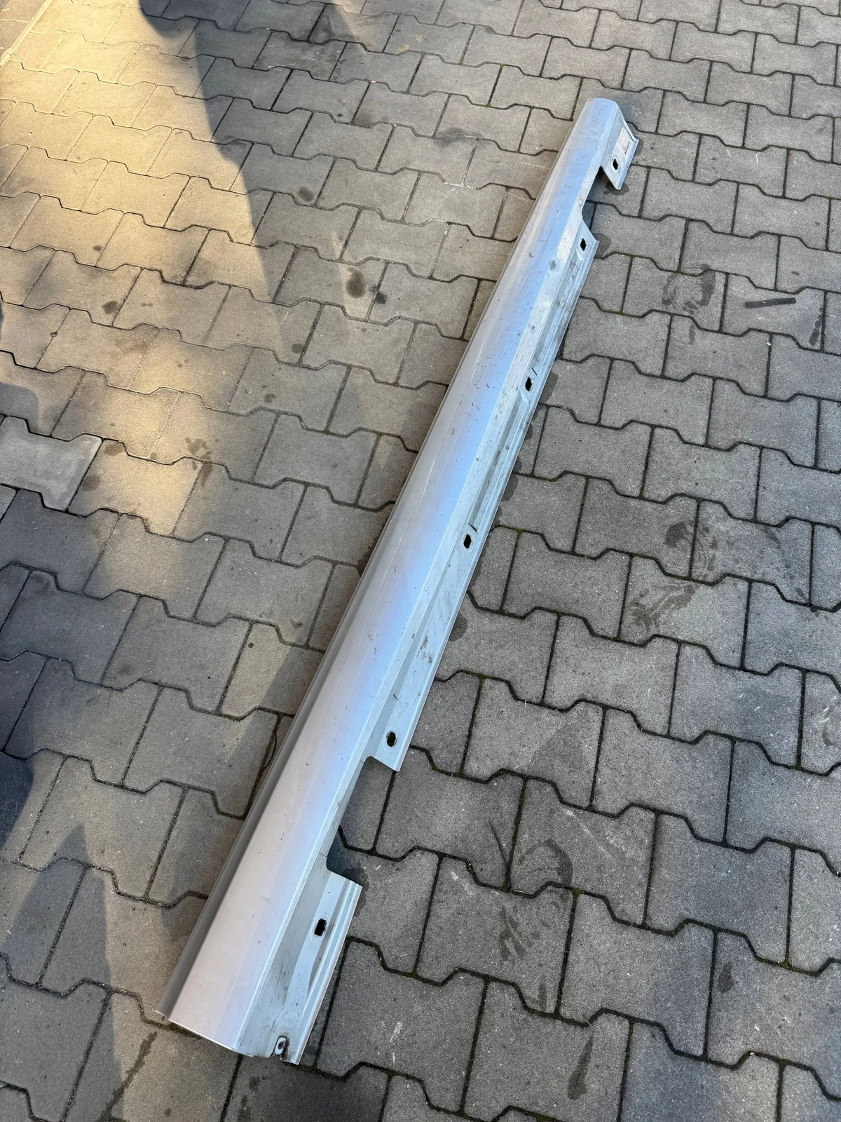 Mercedes CLA W117 koristelista kynnykselle oikea 001176882
