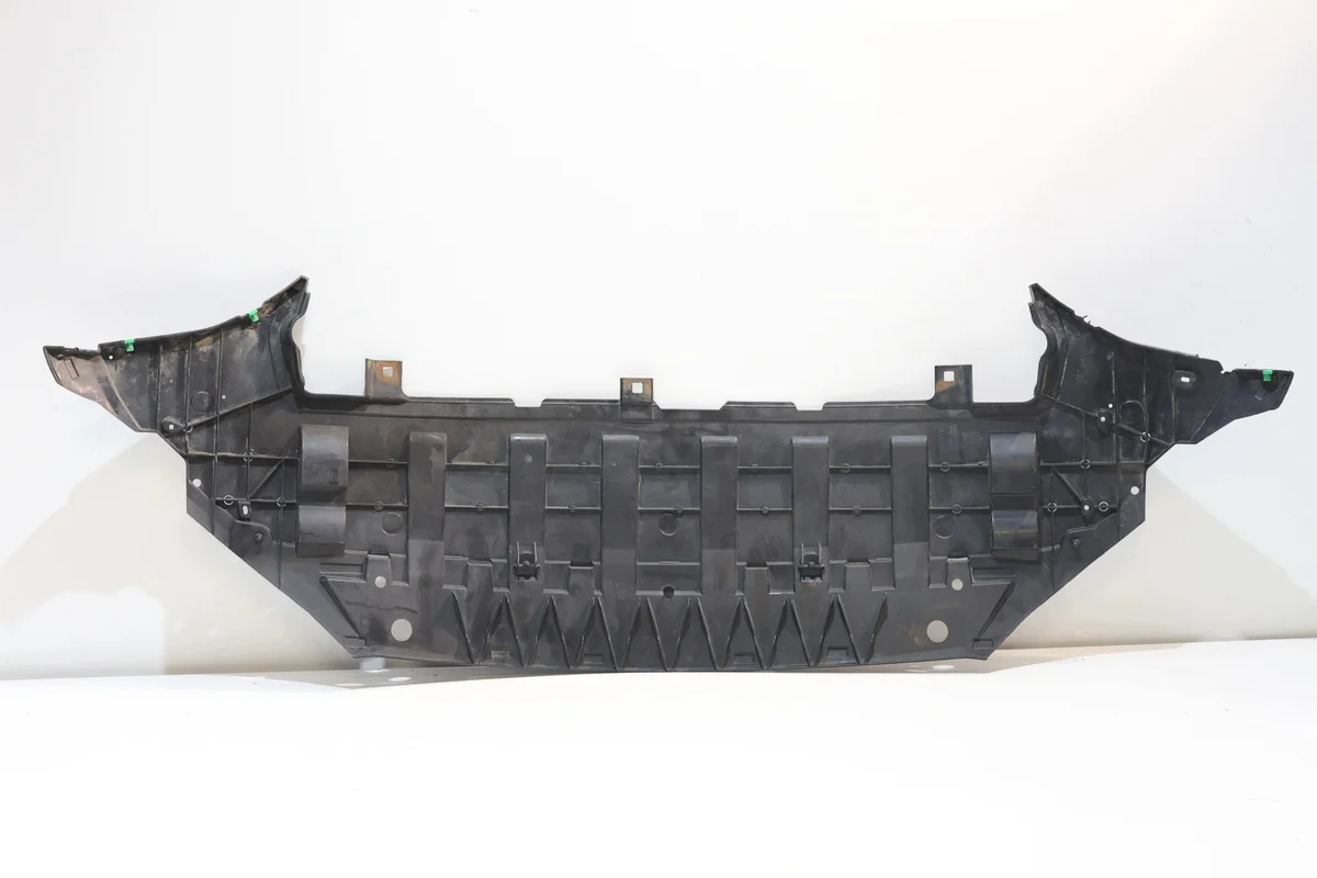 Volvo XC60 II Lower Engine Shield 31425178 image 4
