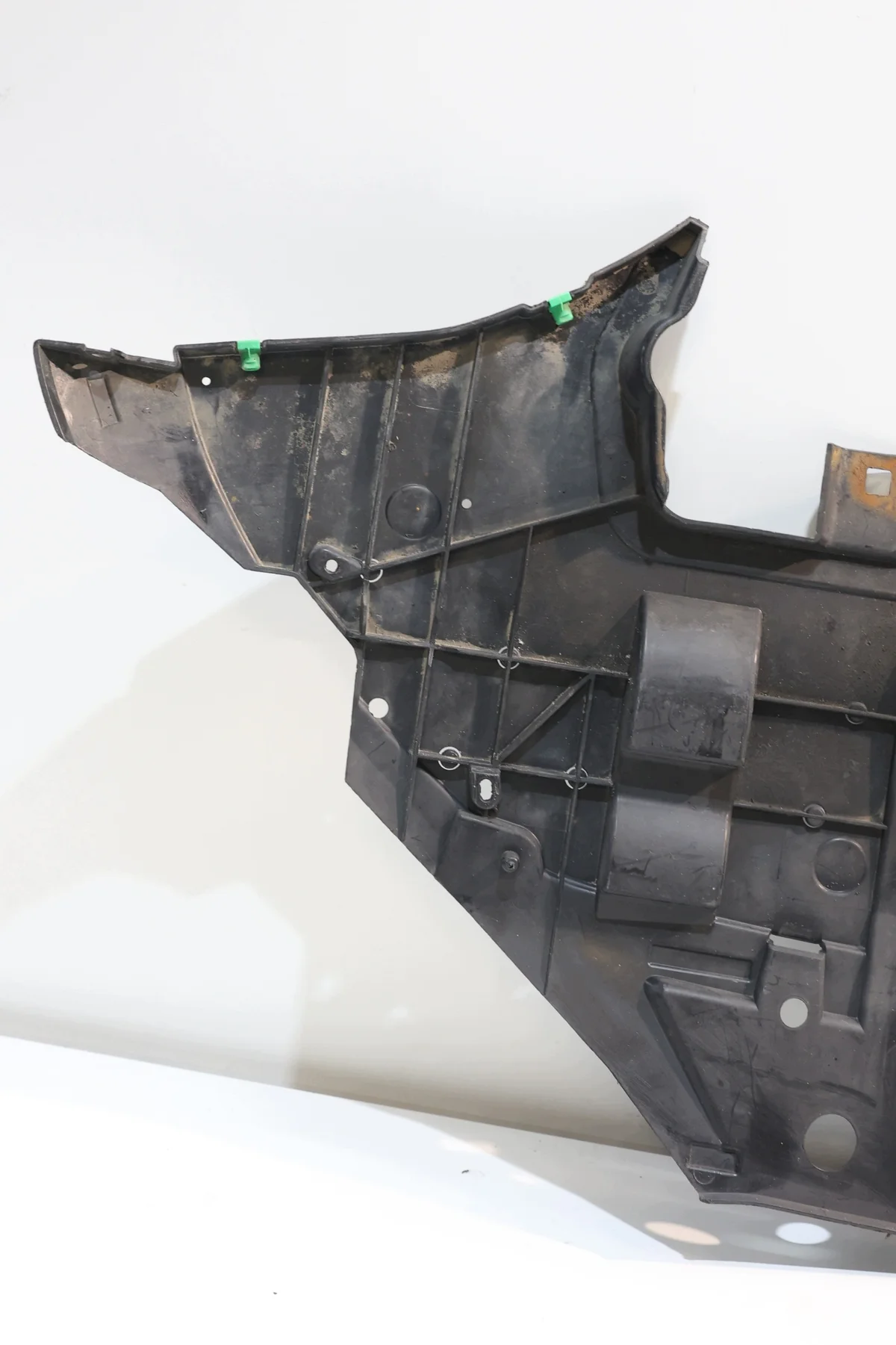 Volvo XC60 II Lower Engine Shield 31425178 image 5