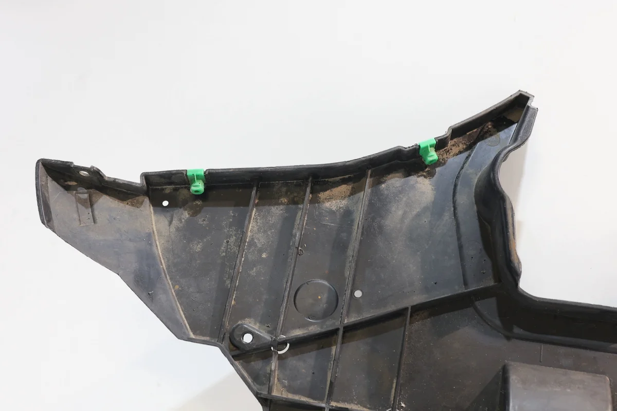 Volvo XC60 II Lower Engine Shield 31425178 image 9