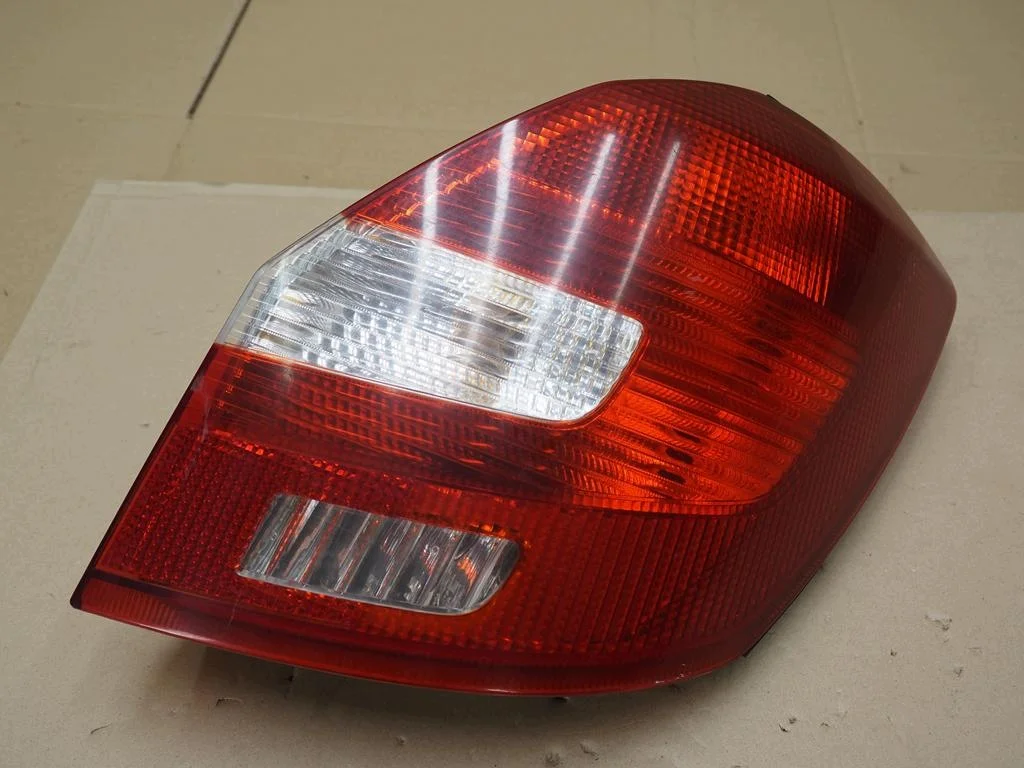 SKODA FABIA II 5J Kombi Rückleuchte rechts 5J6945096A
