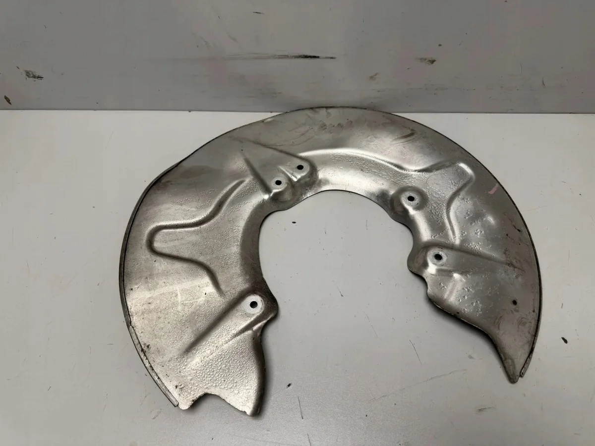 BMW Serie 7 G11 G12 Cubierta Freno Trasera Izquierda 6861803