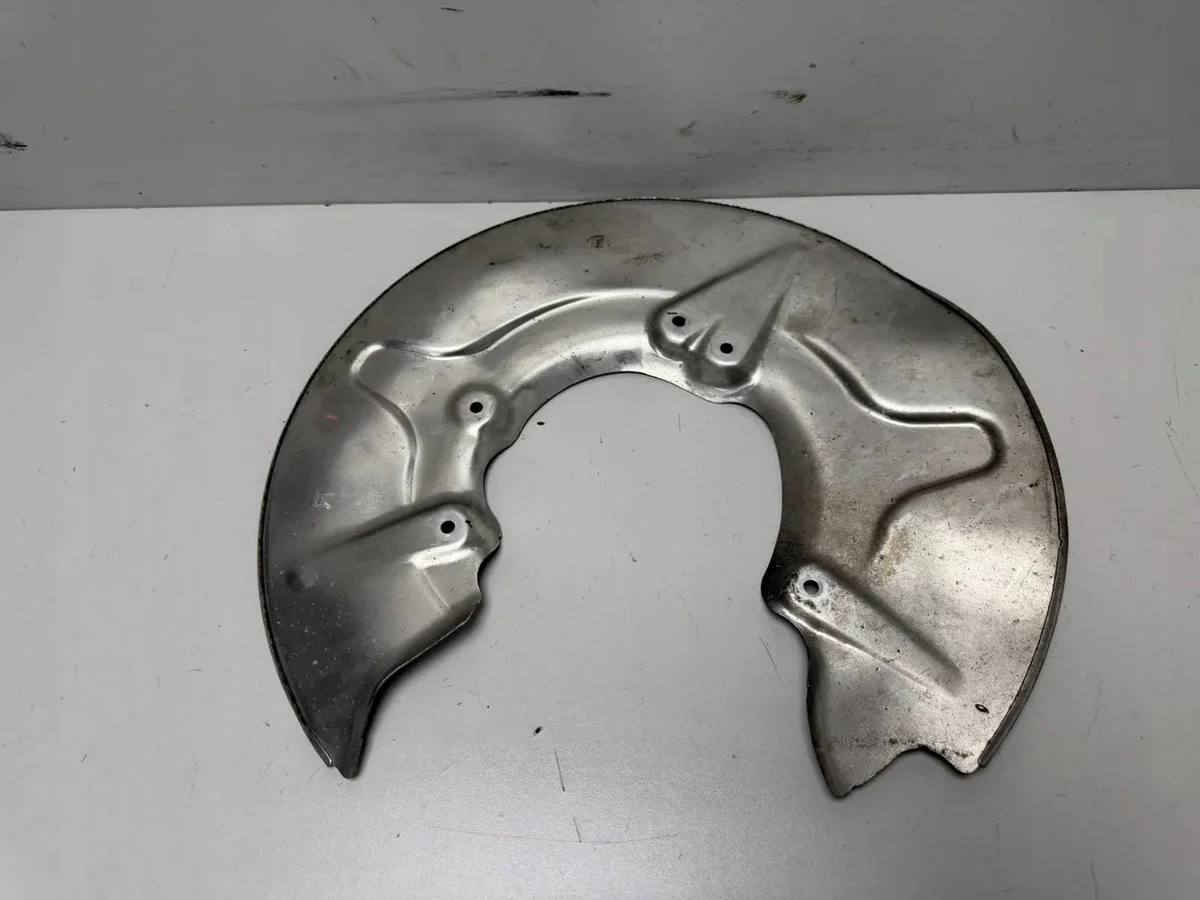 Cubierta disco freno trasero BMW M8 6861804