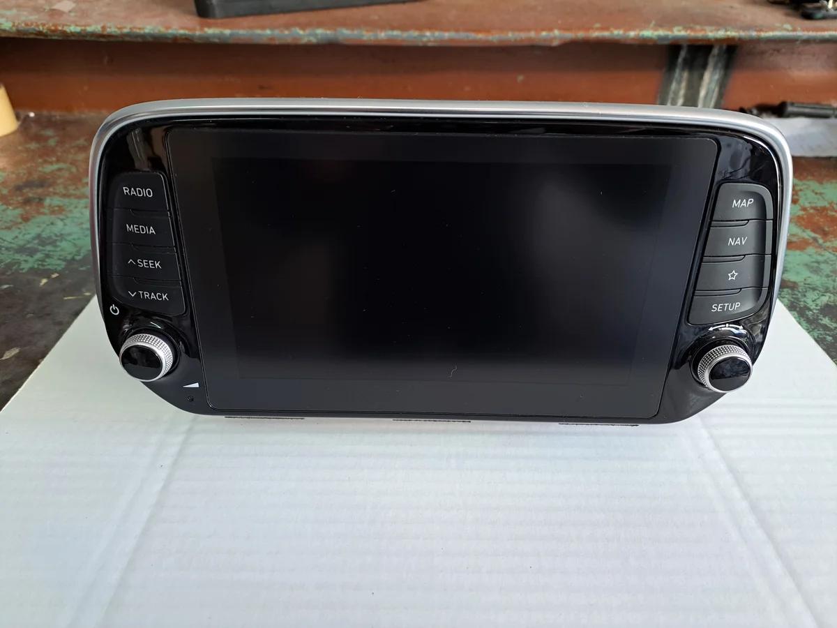 Hyundai Santa Fe IV Radio 96560S1050