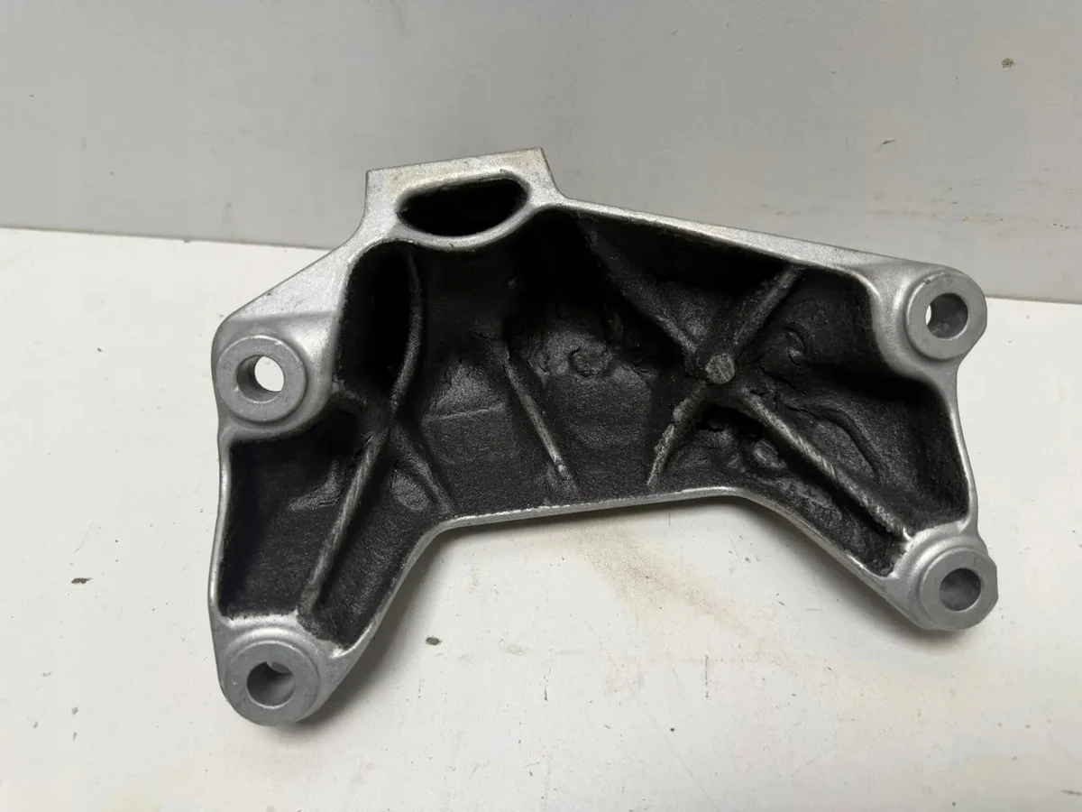 Engine Mount Right BMW X6 G06 6884474 image 5