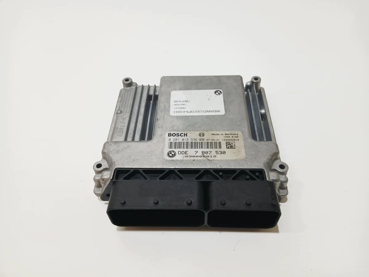 BMW E92 N47D20A moottorinohjausyksikkö 7807530