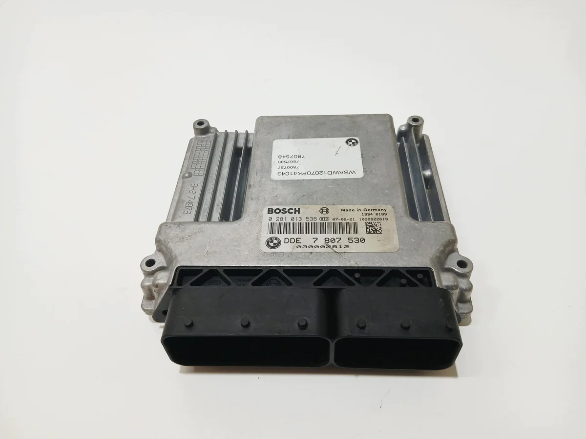 Engine Control Unit BMW E92 N47D20A 7807530 image 5