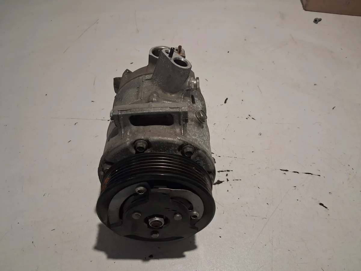 VW Touran 2.0 TDI AC Compressor 1K0820808F