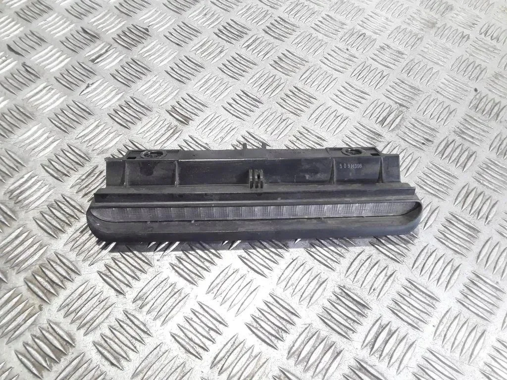 Bromsljus Volvo OE 9151490