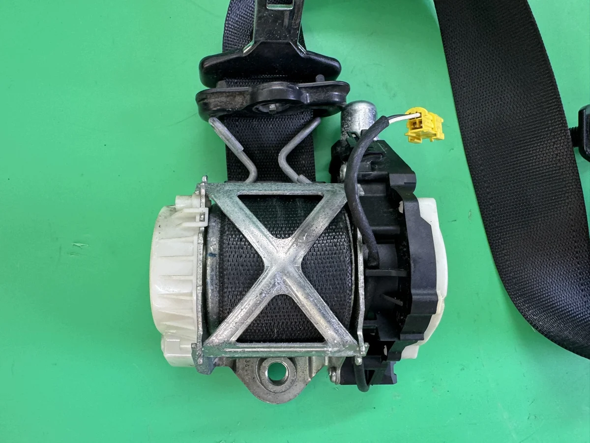 Ceinture de sécurité avant gauche Fiat Bravo II 537841641