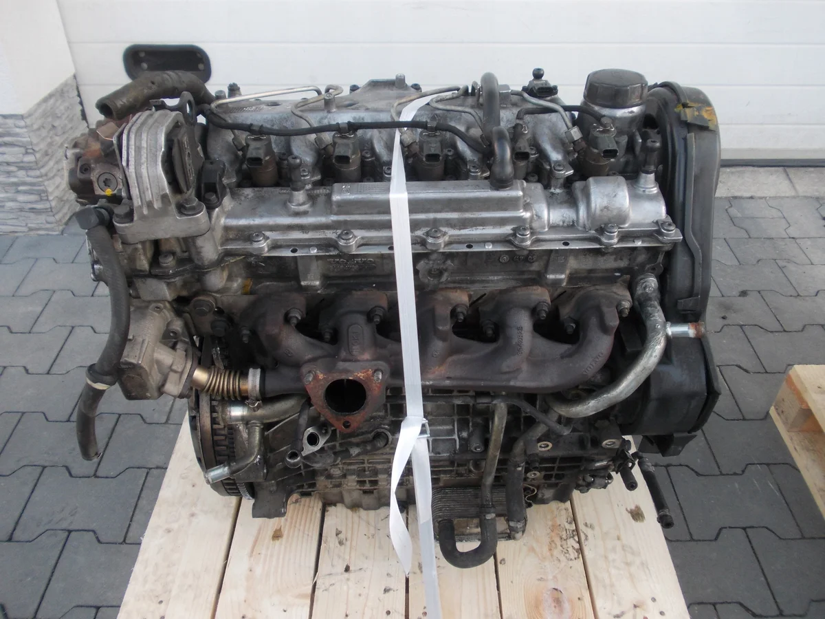 Cabeça de cilindro Volvo 2.4 D5 31104738-002