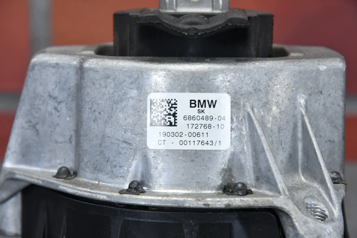 Engine Mount Left BMW 2 G42 6860489 thumbnail 1