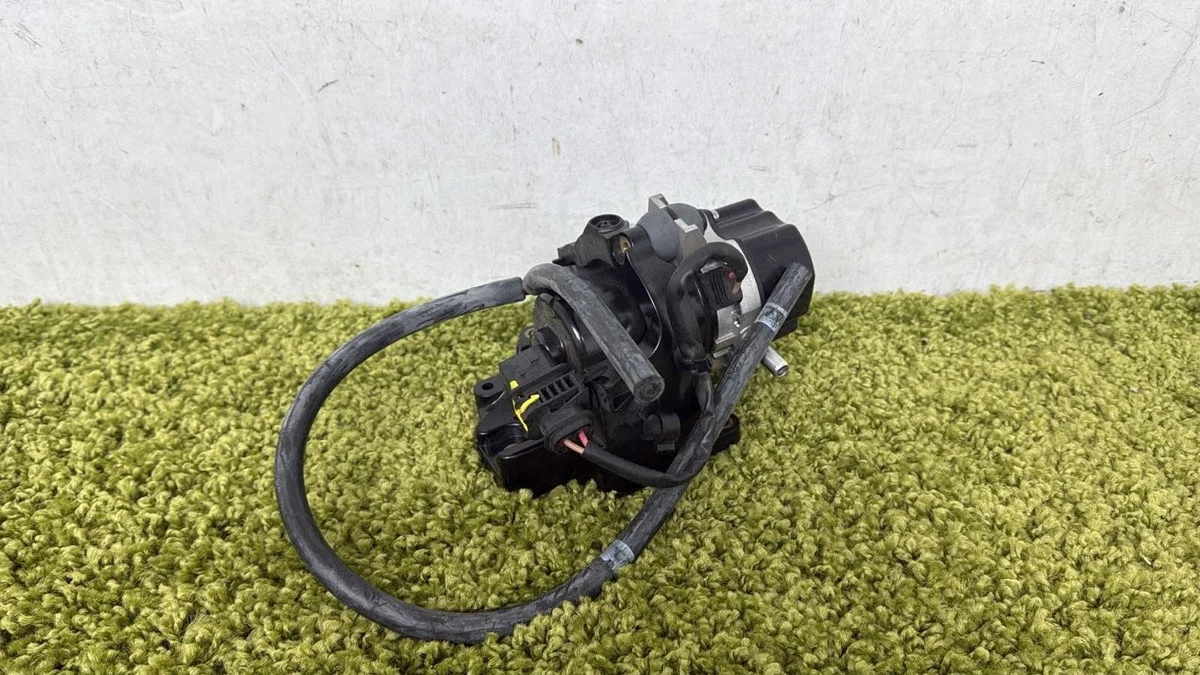 Mercedes eVito W447 Jarrujen alipainepumppu A0004302300
