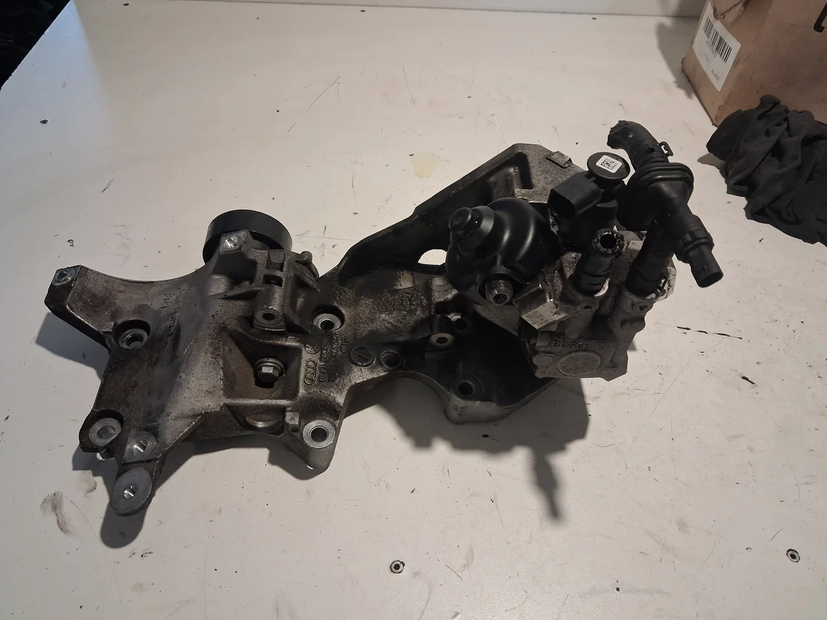 Bomba Injeção VW Touran 2.0 TDI 03L130755D