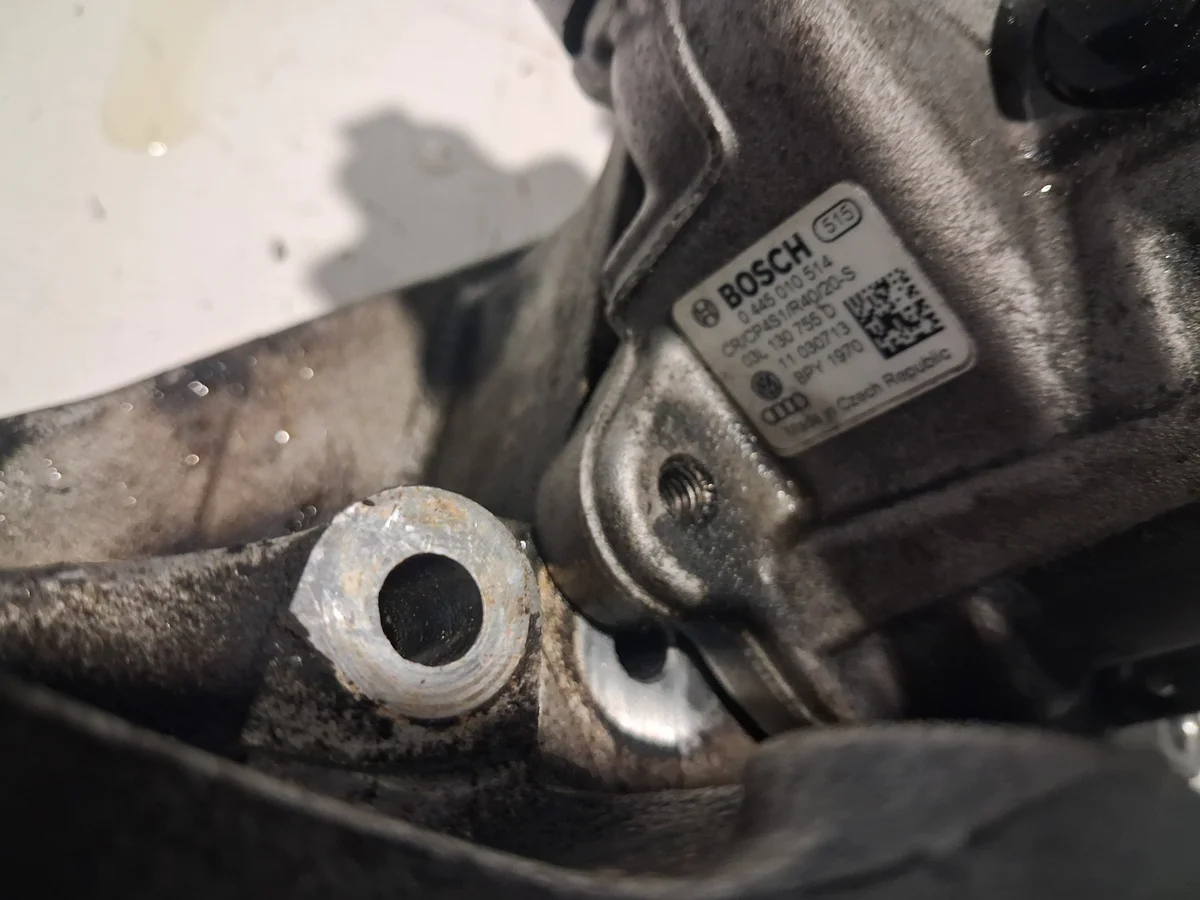 Injection Pump VW Touran 2 03L130755D 2010-2015 image 3