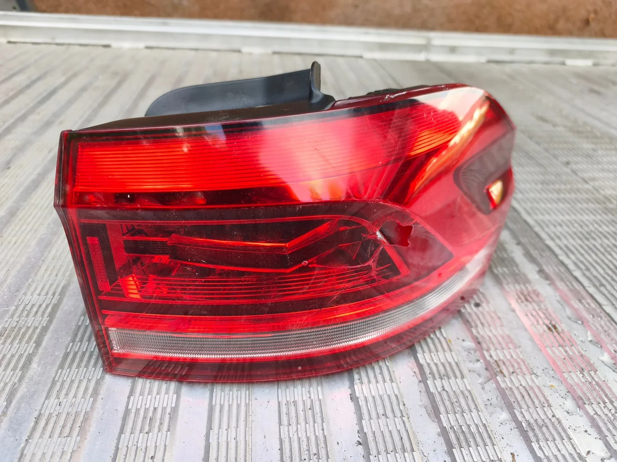 Lanterna Traseira VW Touran III 5TA945208C