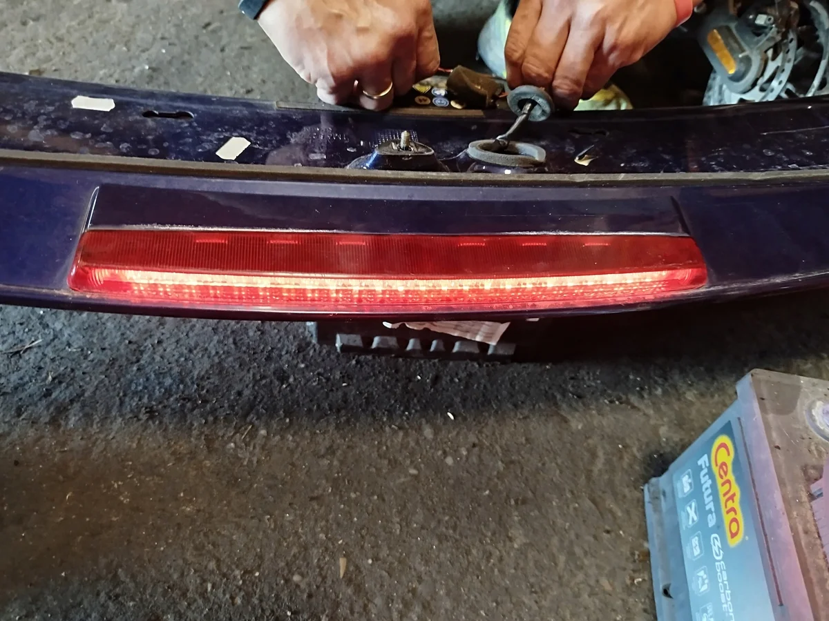 3. Bremsleuchte SEAT Leon I 6L6945097F