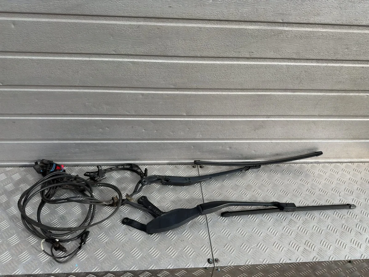 Wiper Arm Set Mercedes W222 S-Class A2228200540
