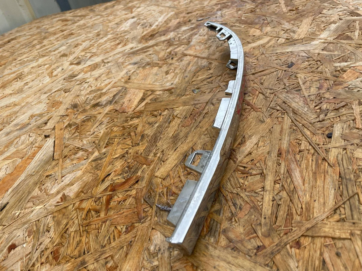 Moldura Cromada Parachoques Izquierda Trasera VW Tiguan 5NA853841D