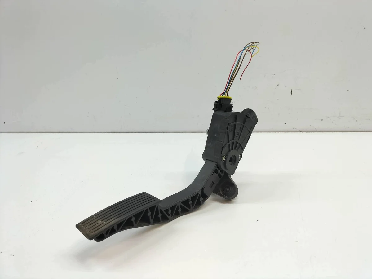 Kaasupolkimen potentiometri 32726-1P200 Hyundai ix20