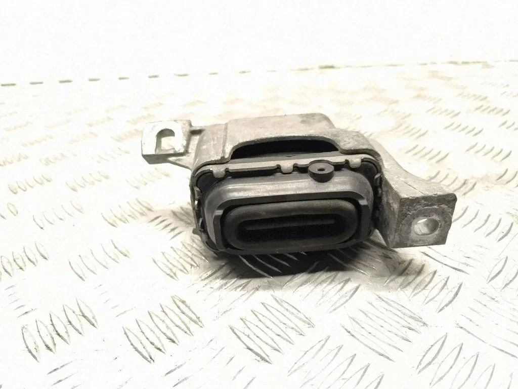 Mini Cooper Engine Mount Right 677864501 image 3