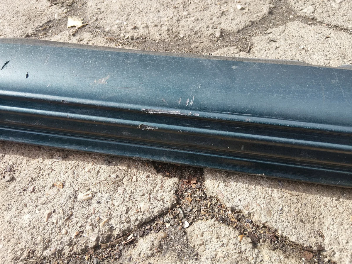 Suzuki 77541-81A00 instegslister