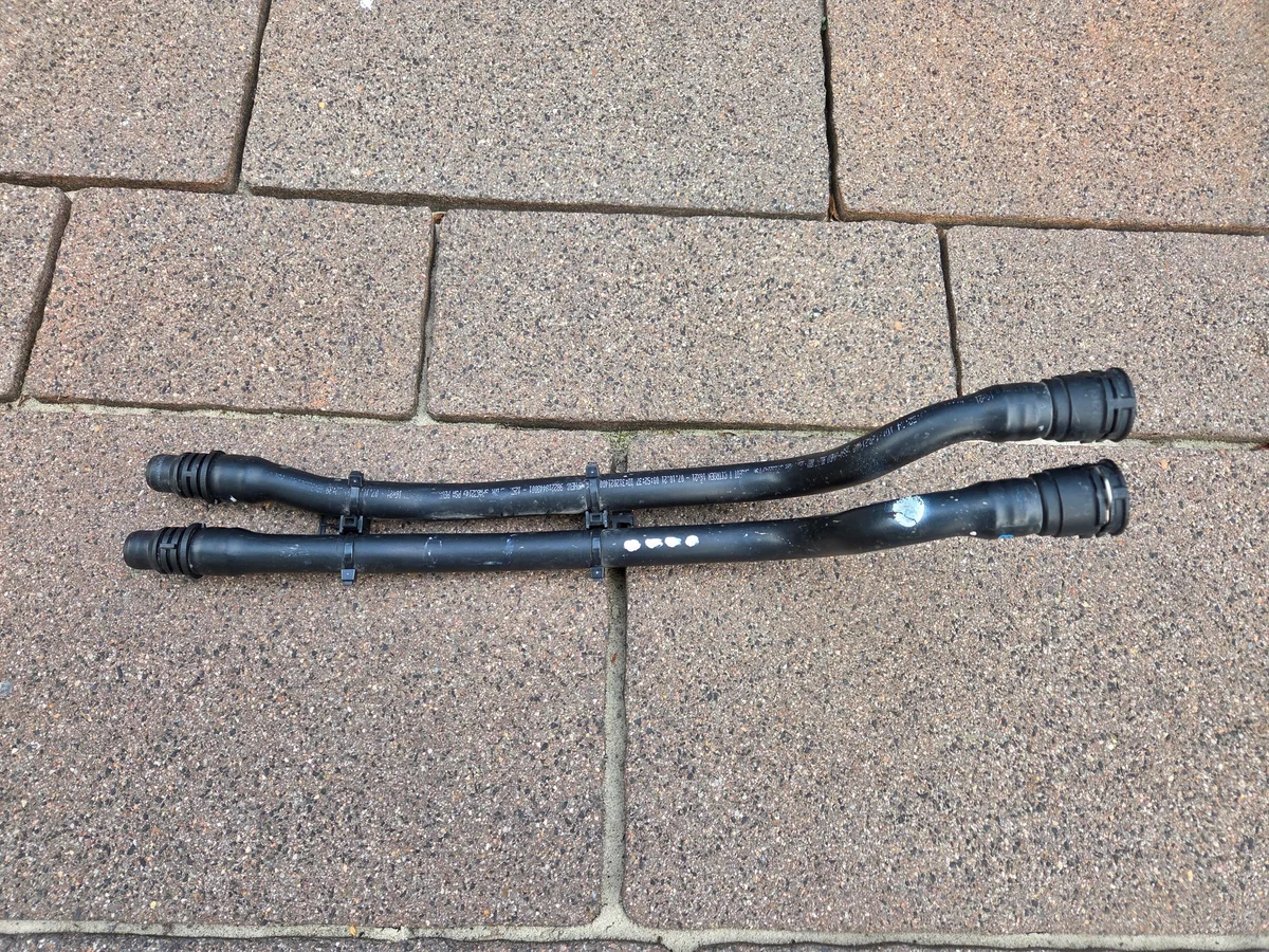 Tuyau d'eau Peugeot 3008 II 5008 II 1.6 THP HYBRIDE 9822184480