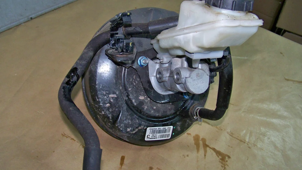 Pompa servofreno Mazda 3 III BN BPN7-43950 image 3