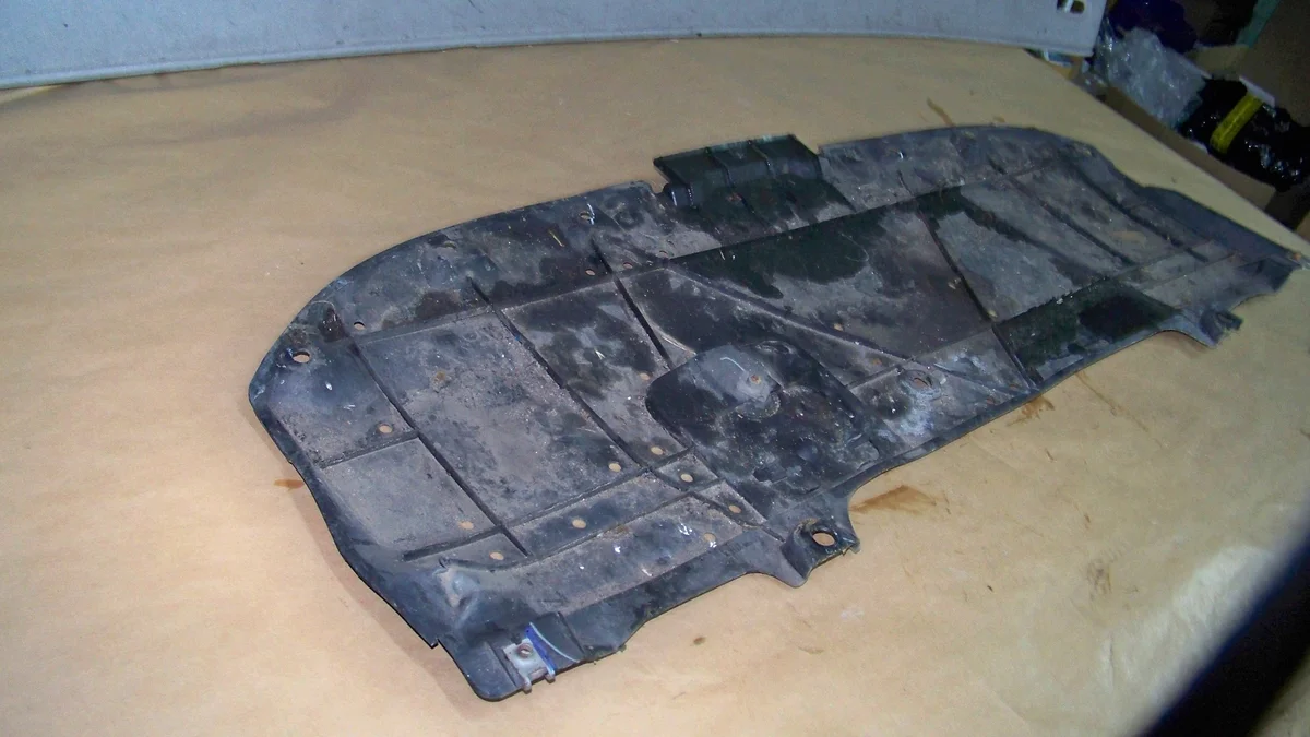 Cache moteur Mazda 3 III BN BJS756112 image 4
