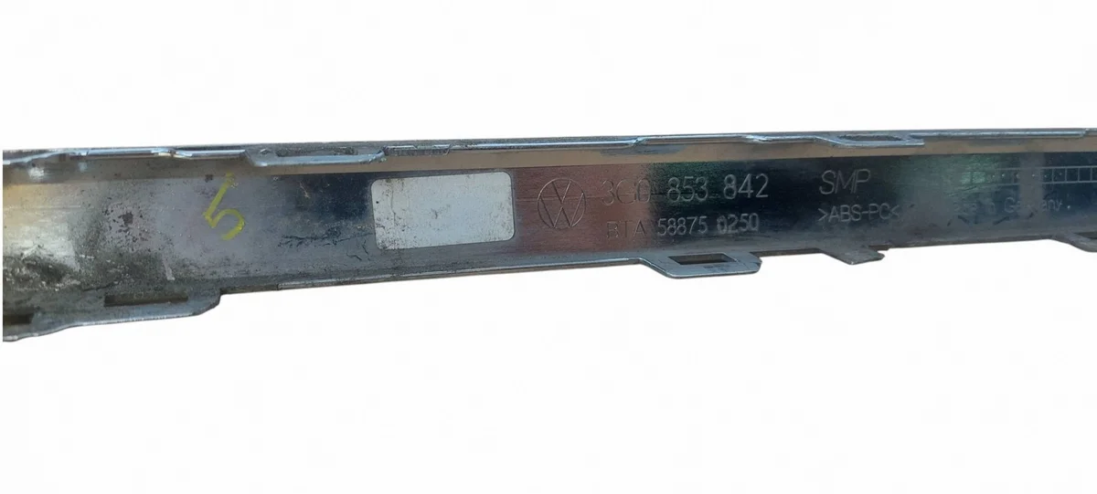 VW Passat B8 koristelista puskuriin oikea taka 3G0853842