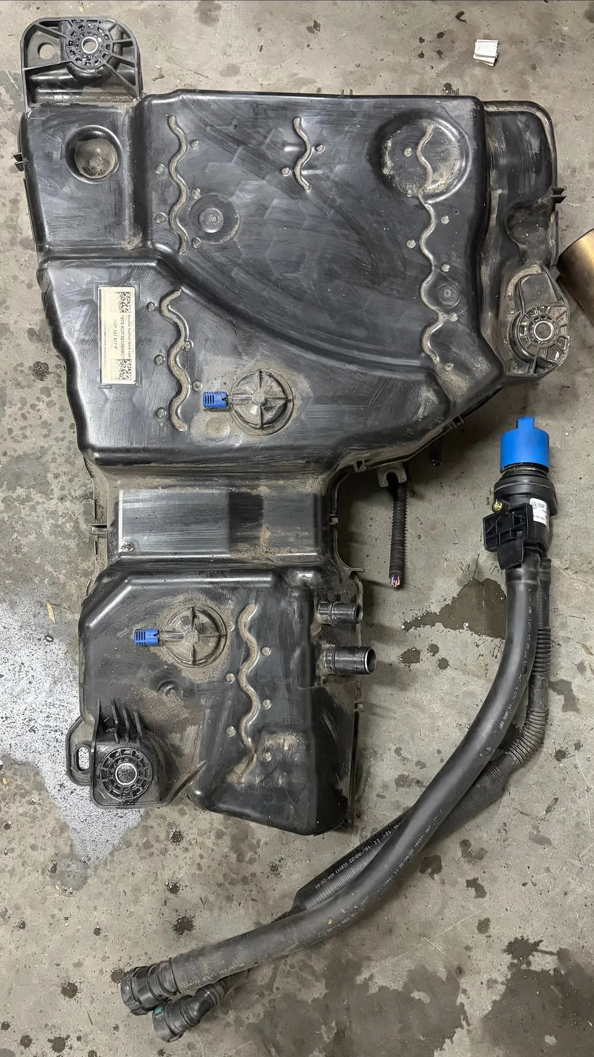 AdBlue tank Audi Q3 F3 2.0 TDI 5QF131877P