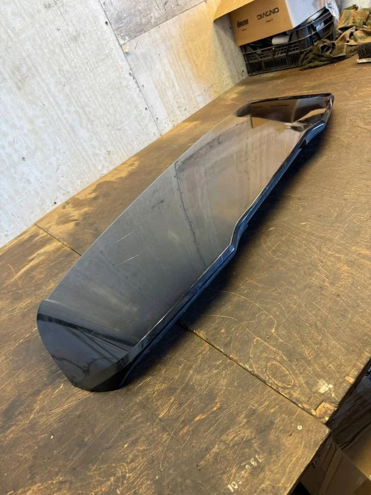 Takaluukun spoileri Volvo V40 31347052 2012-2019 image 3