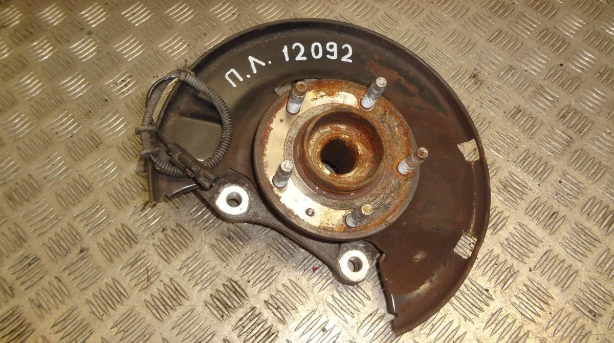 Opel Astra J 13319482 - Carcaça do rolamento da roda