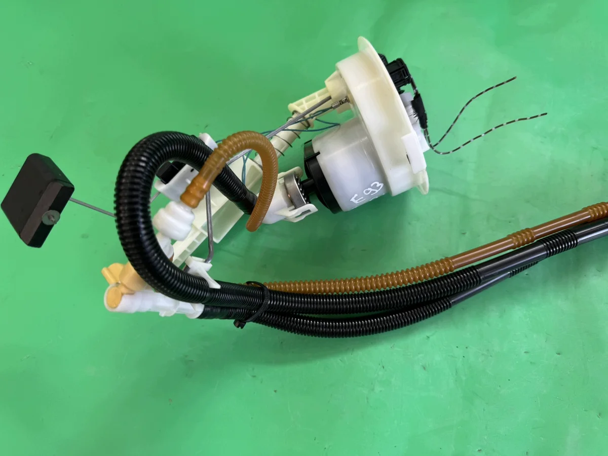 Fuel Level Sensor Float BMW 3 E93 E92 325i 537841641 image 4