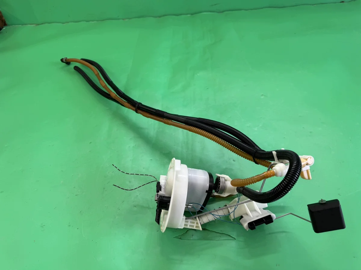 Fuel Level Sensor Float BMW 3 E93 E92 325i 537841641 image 6