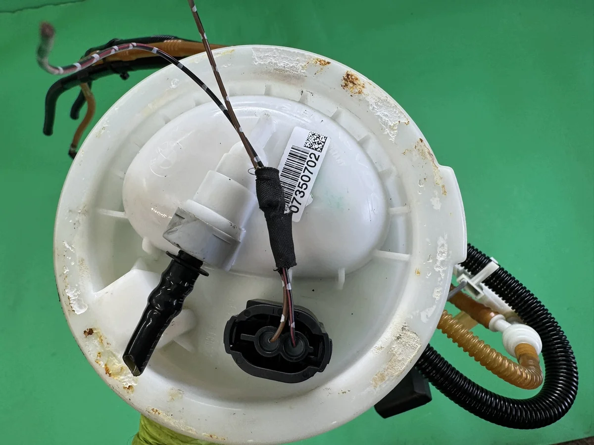 Fuel Level Sensor Float BMW 3 E93 E92 325i 537841641 image 8