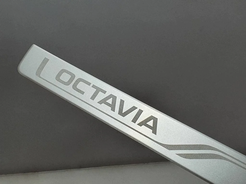 Koristelistat, Skoda Octavia Mk3, 5E0853814A thumbnail 3