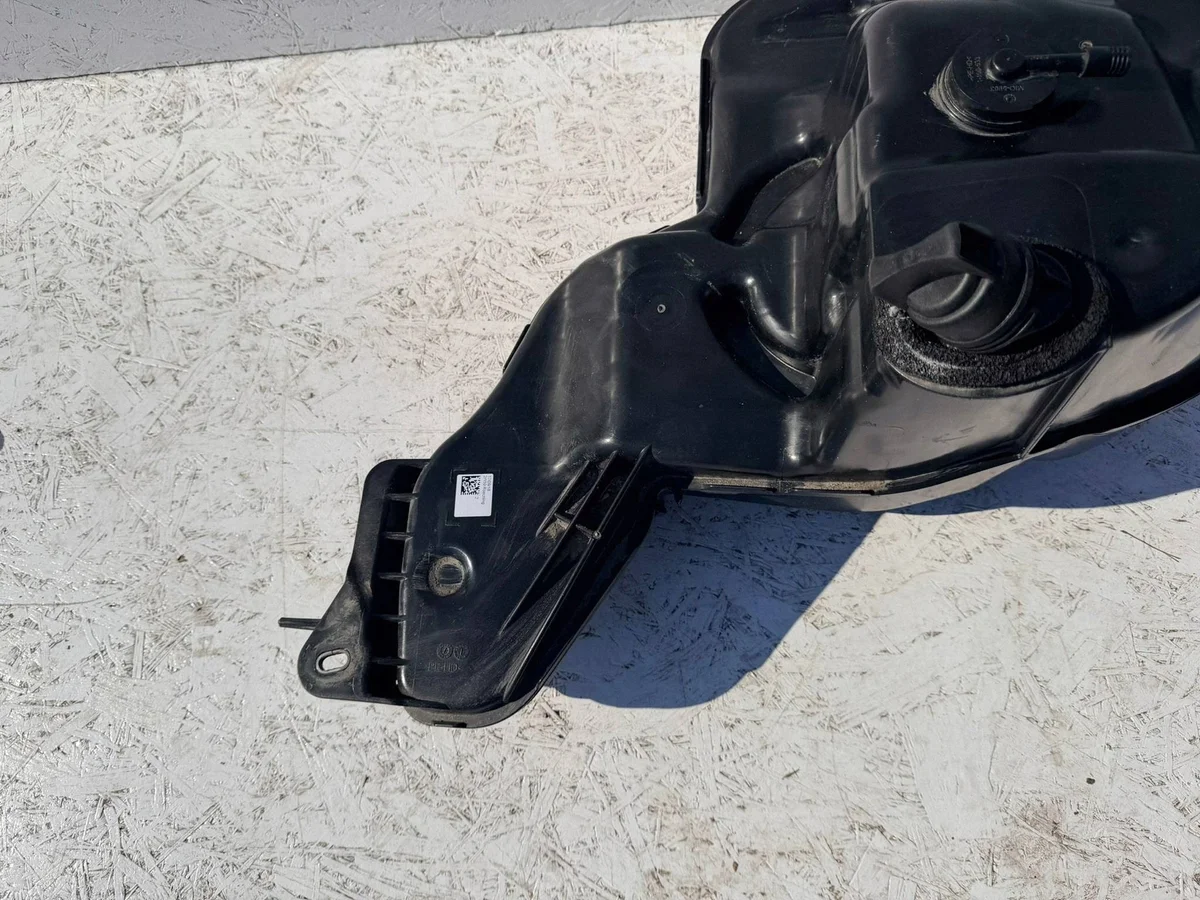 AdBlue pomp Volkswagen Sharan 7N0131877M
