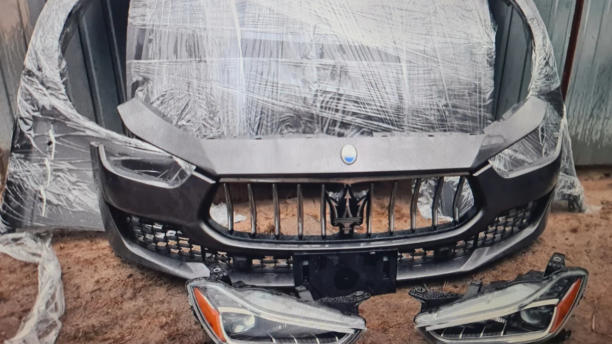 Pyyhkimien varsi Maserati Ghibli M157 91569