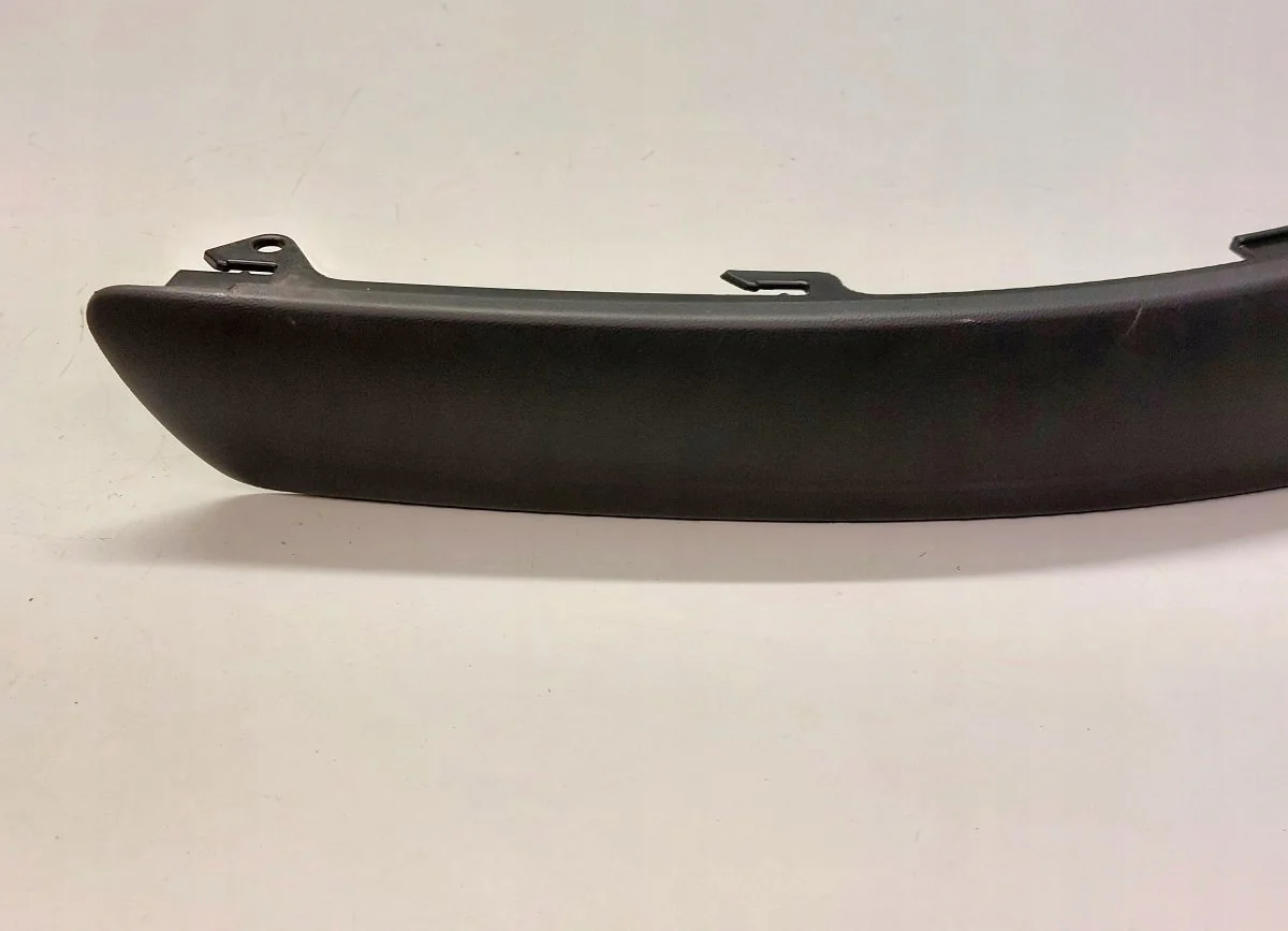 Moldura parachoques VW Passat B5 3B0807718D