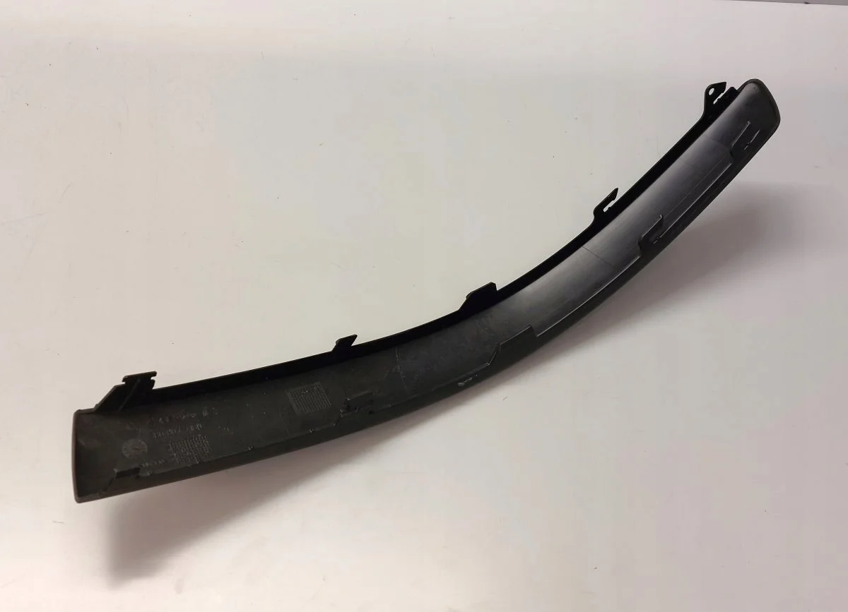 Friso para-choques VW Passat B5 3B0807718D image 4