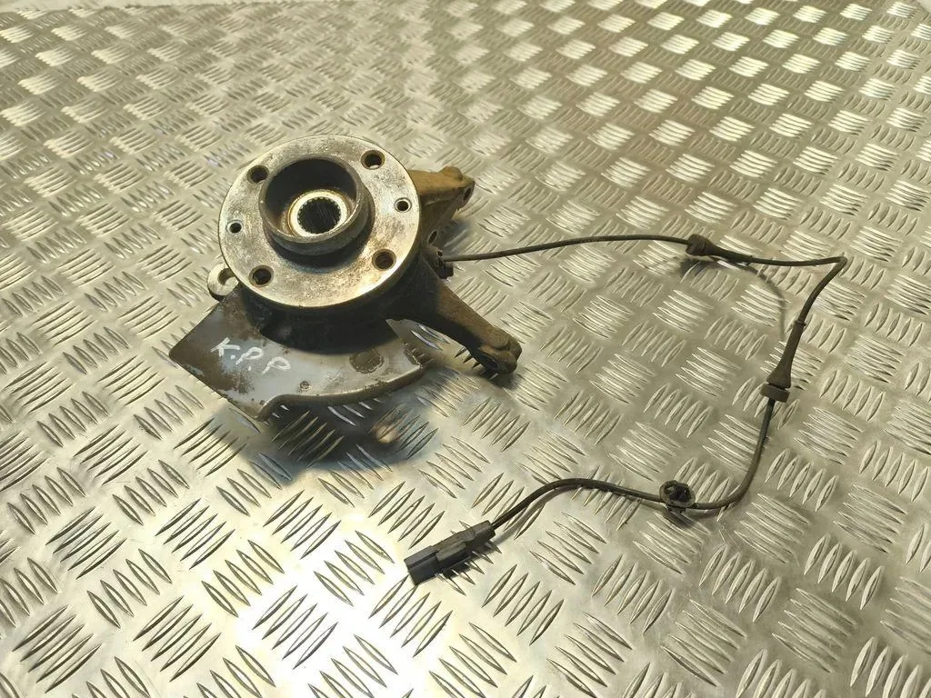 Fusee links Nissan Micra V (K14) 411615FA0A