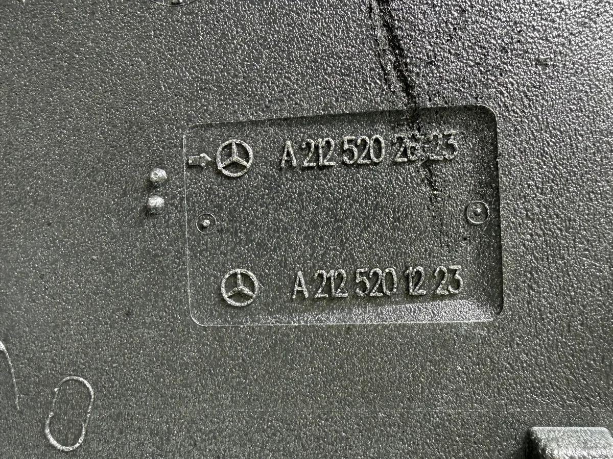 Mercedes W204 W212 Alapanssarinsuojus A2125202623 image 4