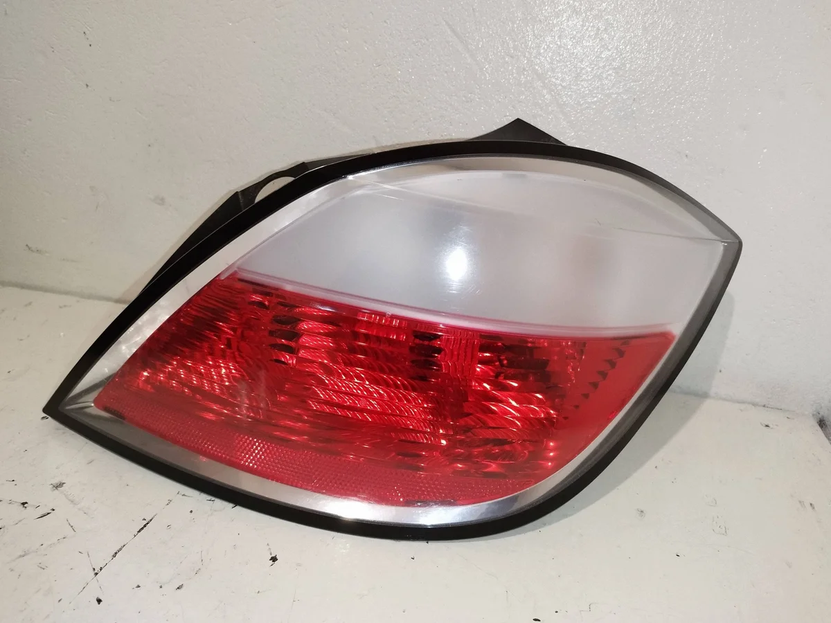 Opel Astra H Right Rear Lamp XER13730