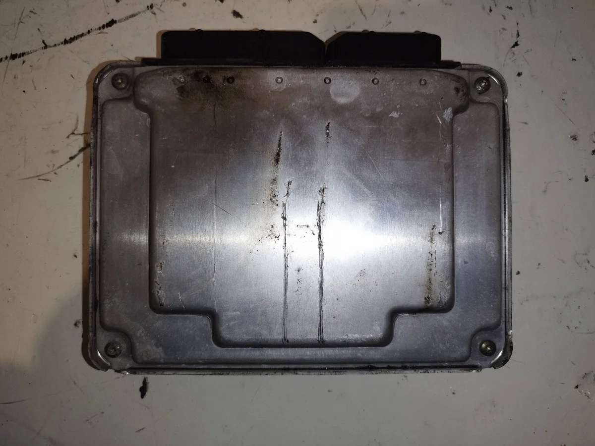 Engine Control Unit VW Golf IV Bora 1.9TDI 038906012L image 3