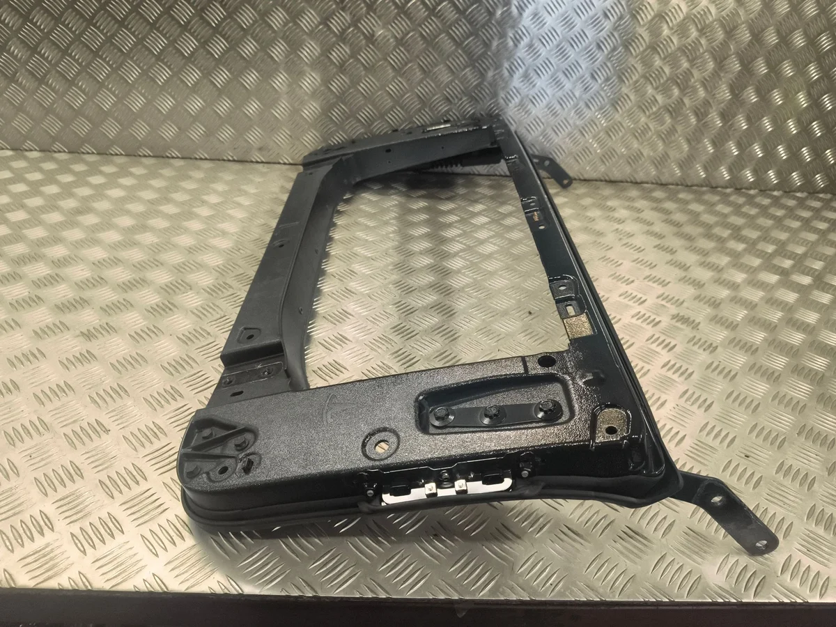 Tesla Model X Takalasin karmi vasen 102878200 image 3