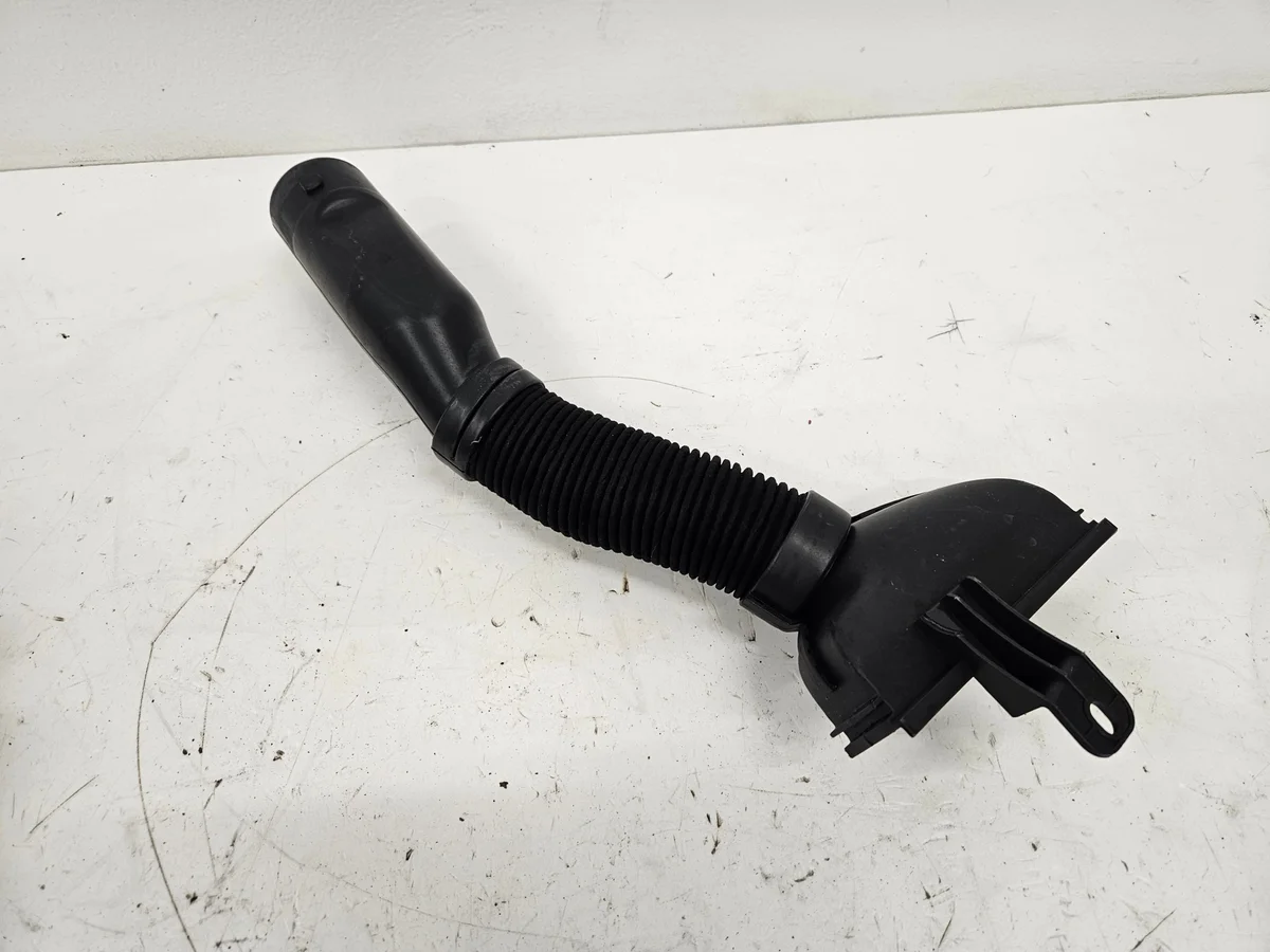 Luftintag Opel Corsa F 9833418380