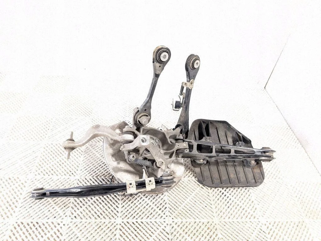 Moyeu de roue arrière gauche BMW 7 G70 6898353