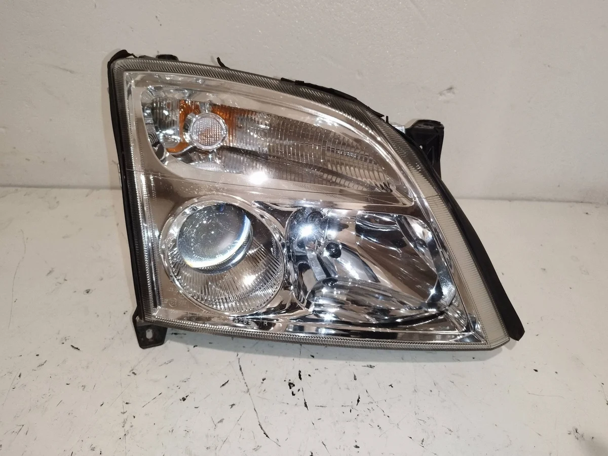 Faro delantero derecho Opel Vectra C XER13739