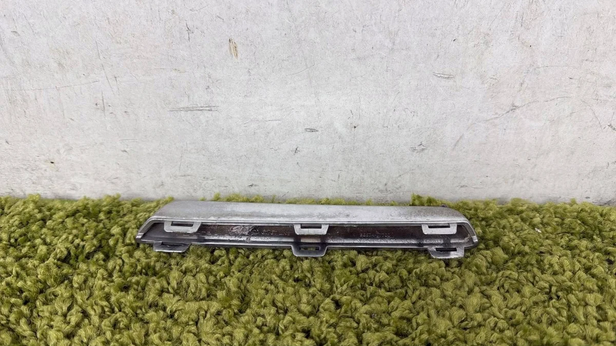 Moldura Parachoques Delantero Derecho Kia Ceed 3 GT-Line 86574-J7700